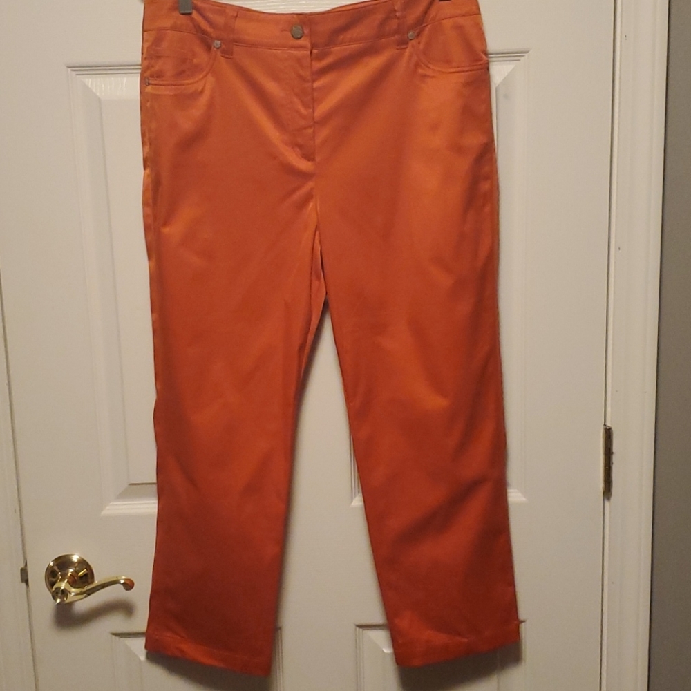 E39 By Eric Crop Pants